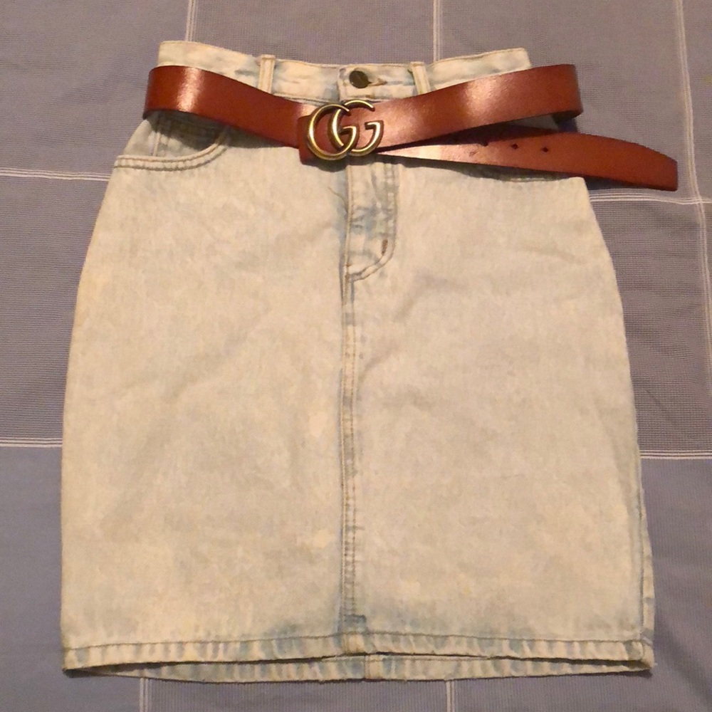 Vintage GUESS denim skirt size 24❤️